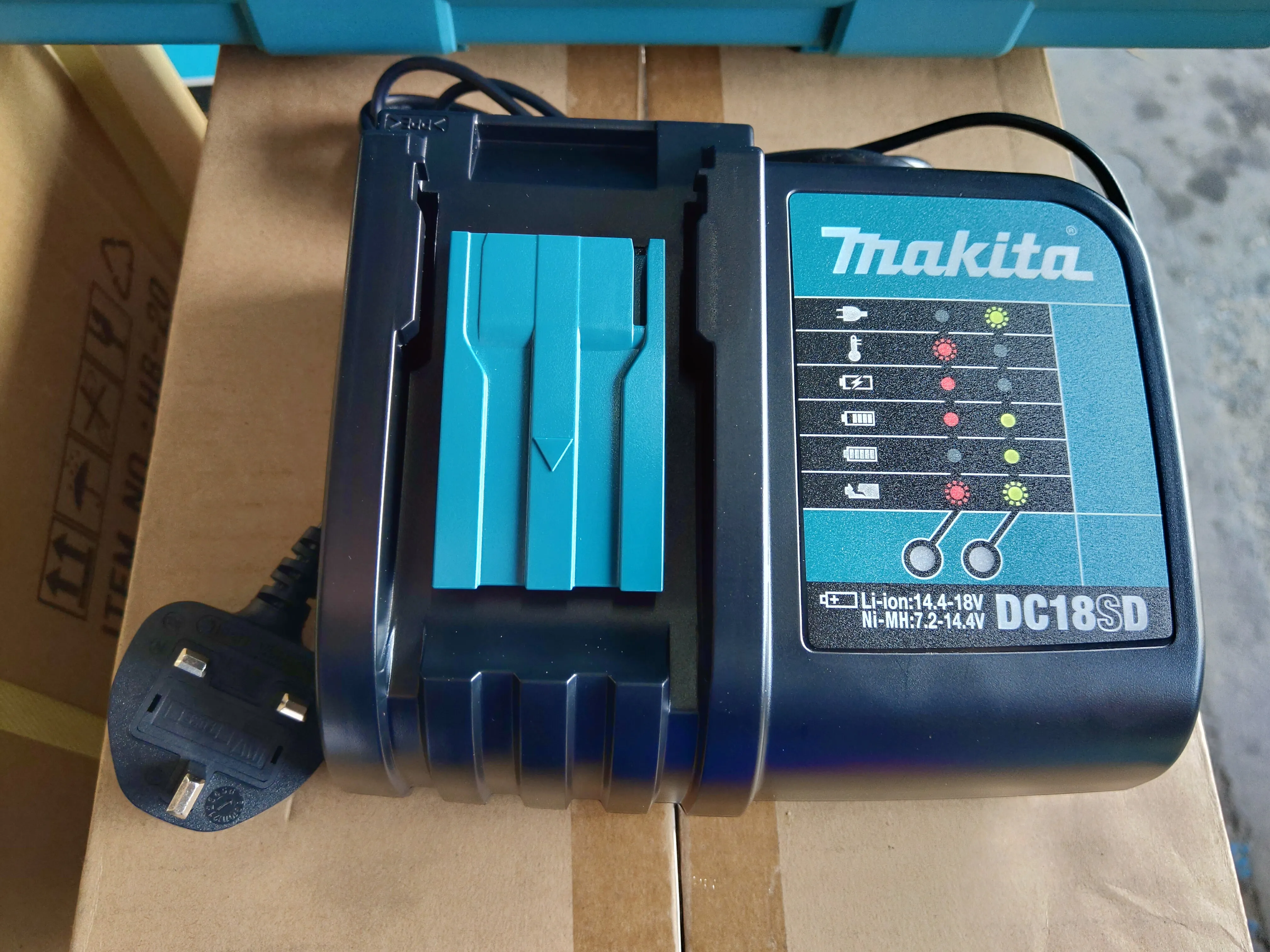 Makita DTW190SYE Cordless Impact Wrench | Model: M-DTW190SYE
