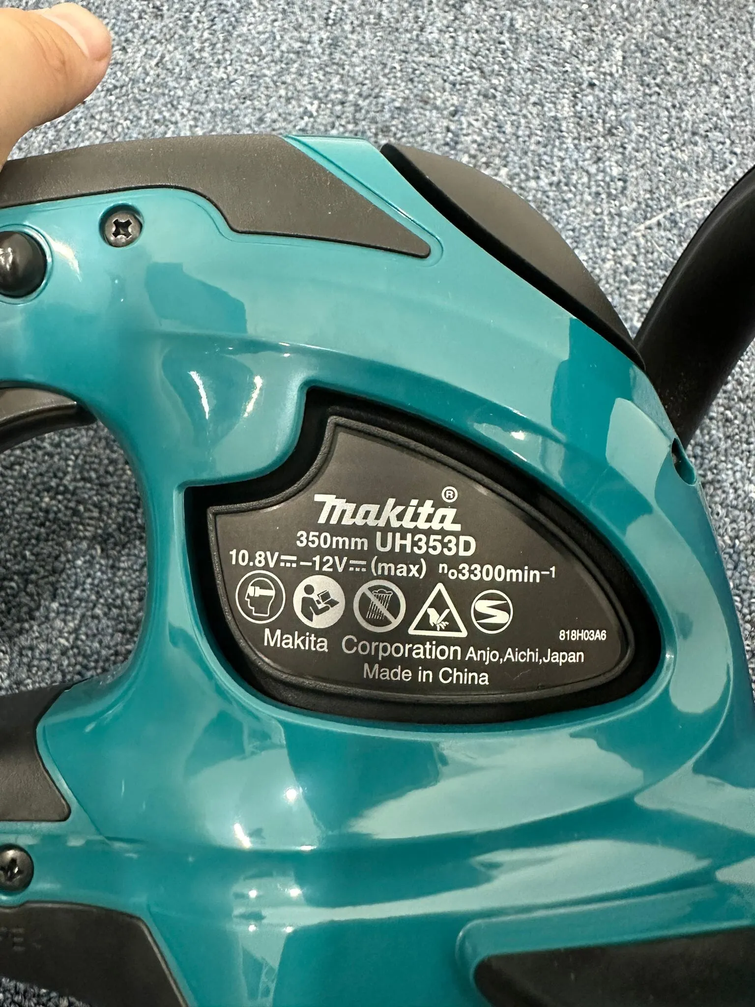 Makita UH353DSA 350mm Cordless Hedge Trimmer Come with 1 12V 2.0Ah battery & 1 Charger | Model : M-UH353DSA (OBSOLETED)