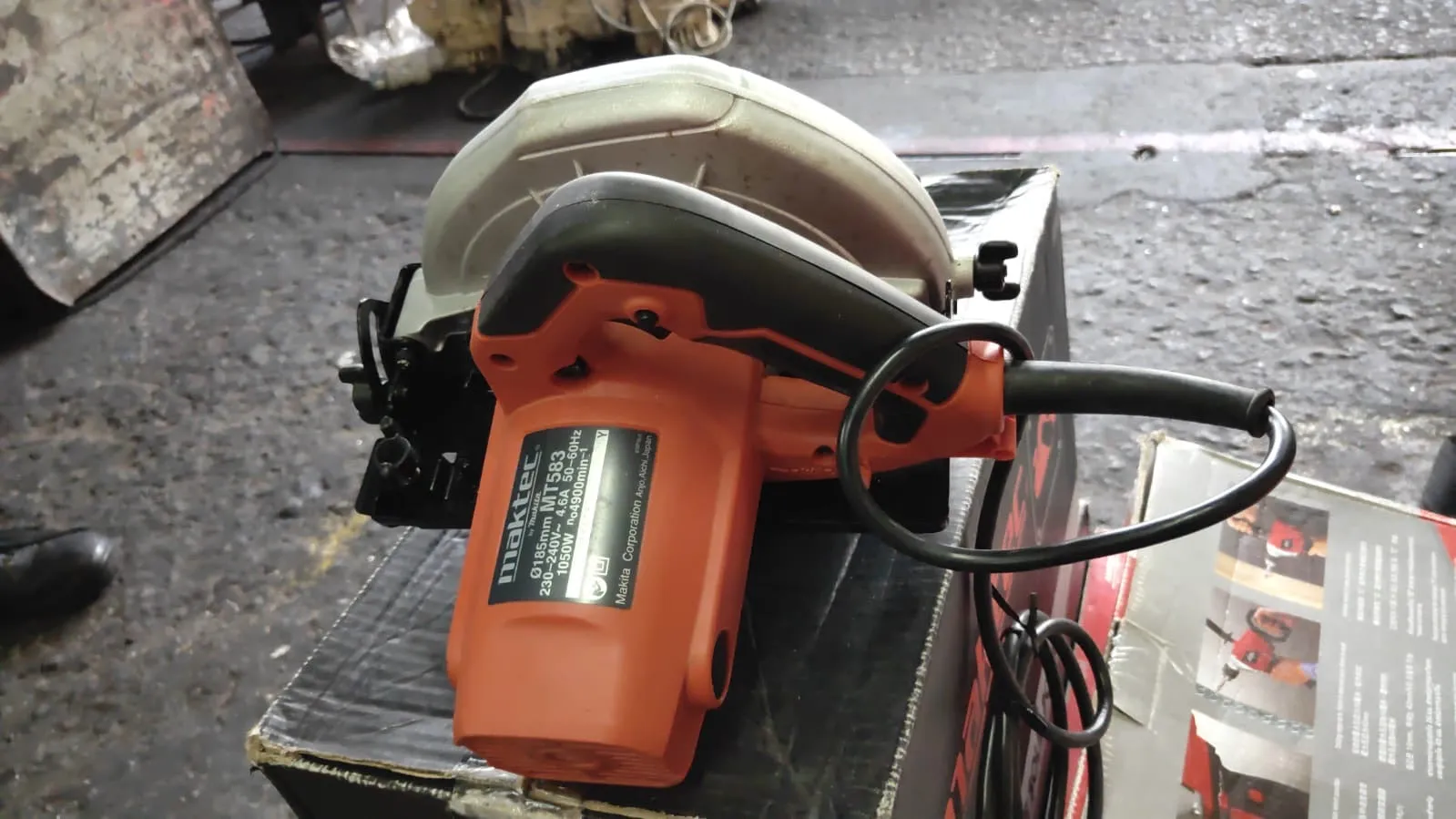 Maktec by Makita 7-1/4 (185mm) Circular Saw | Model : M-MT583