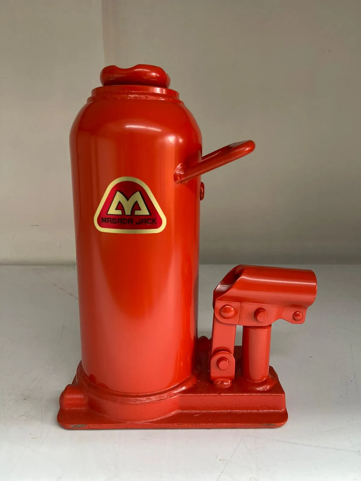 Masada 15 Ton Hydraulic bottle Jack | Model : BJ-MH15