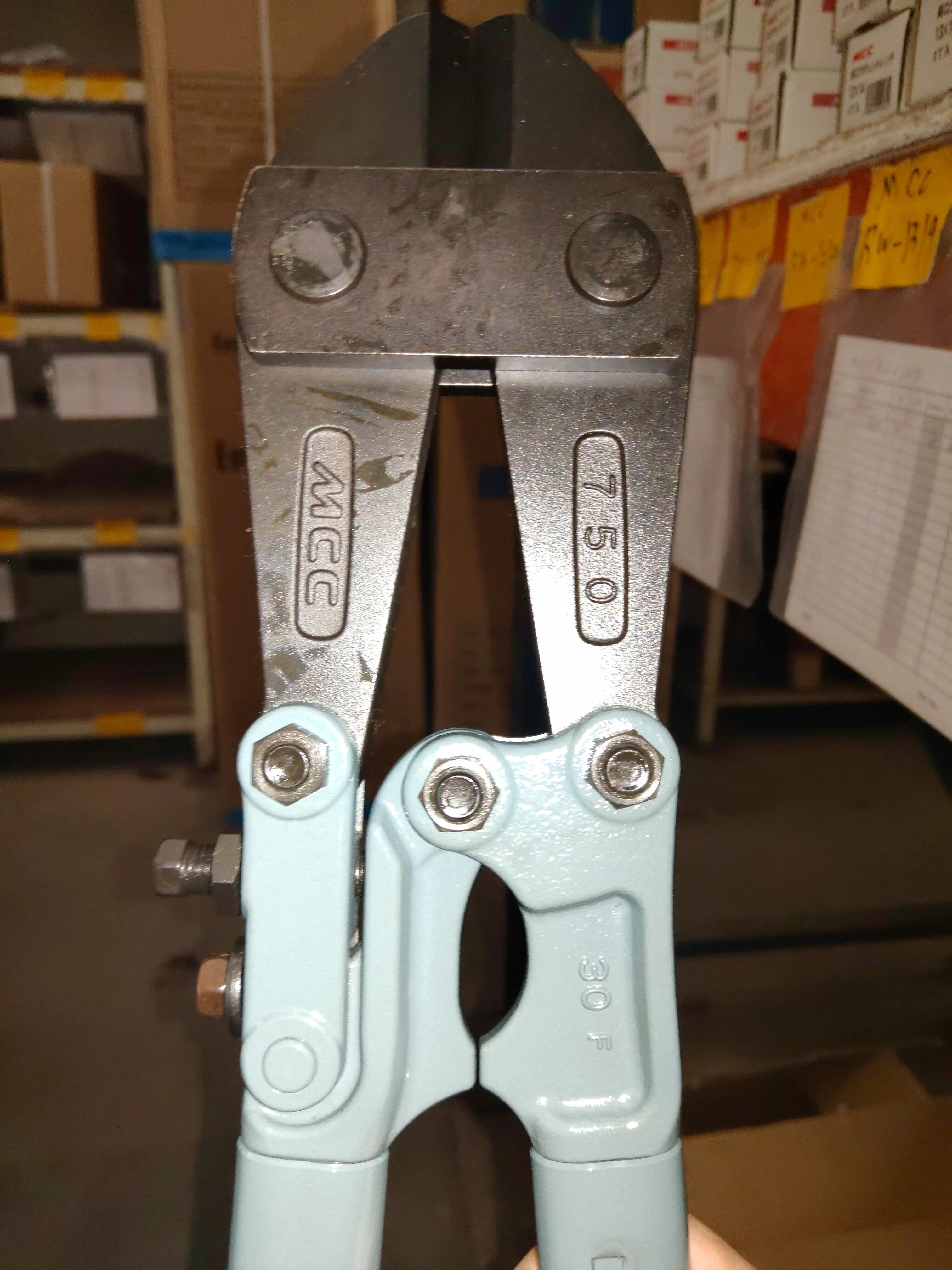 MCC Bolt Cutter 30 750mm (Center Cut) | Model: MCC-BC-0775