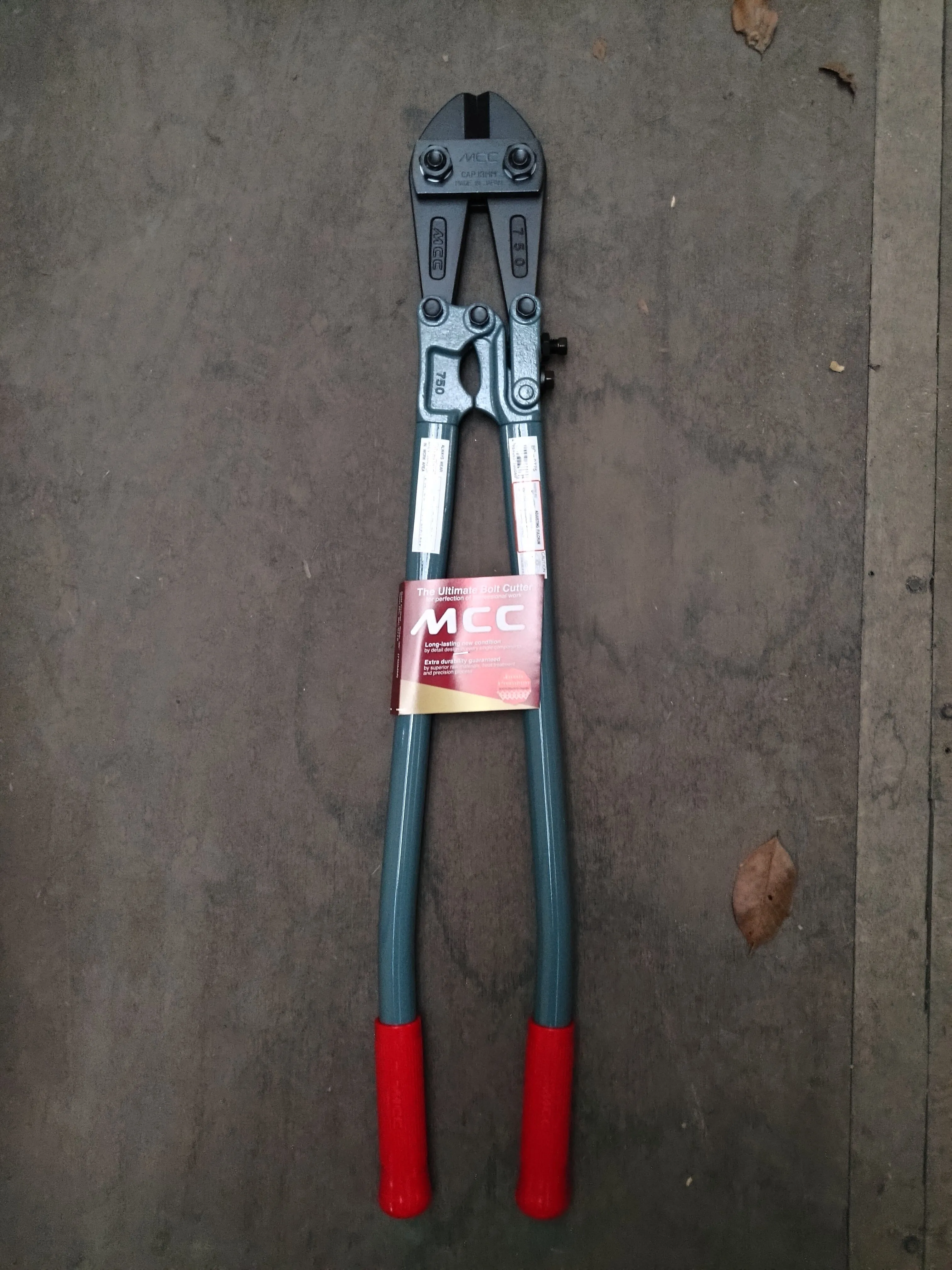 MCC Bolt Cutter 30 750mm (Center Cut) | Model: MCC-BC-0775