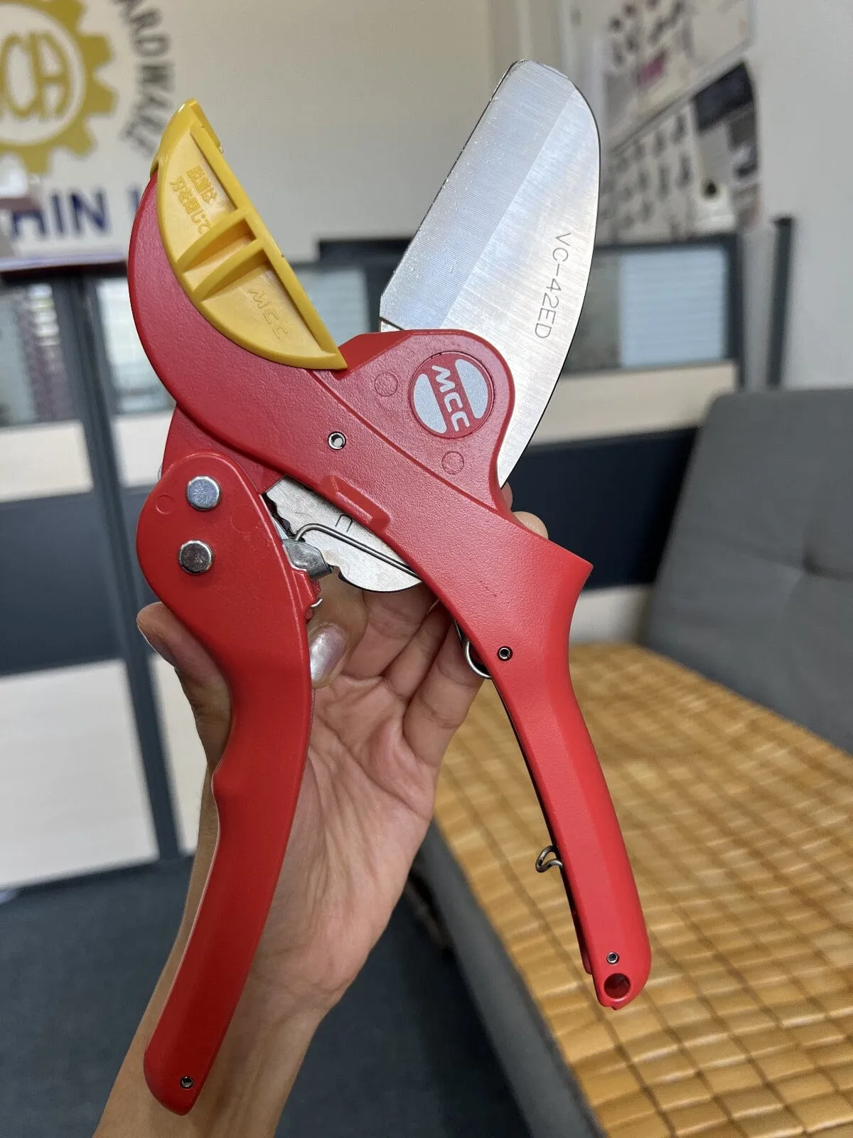MCC PVC Pipe Cutter 1-1/4 | Model : MCC-VC-0342
