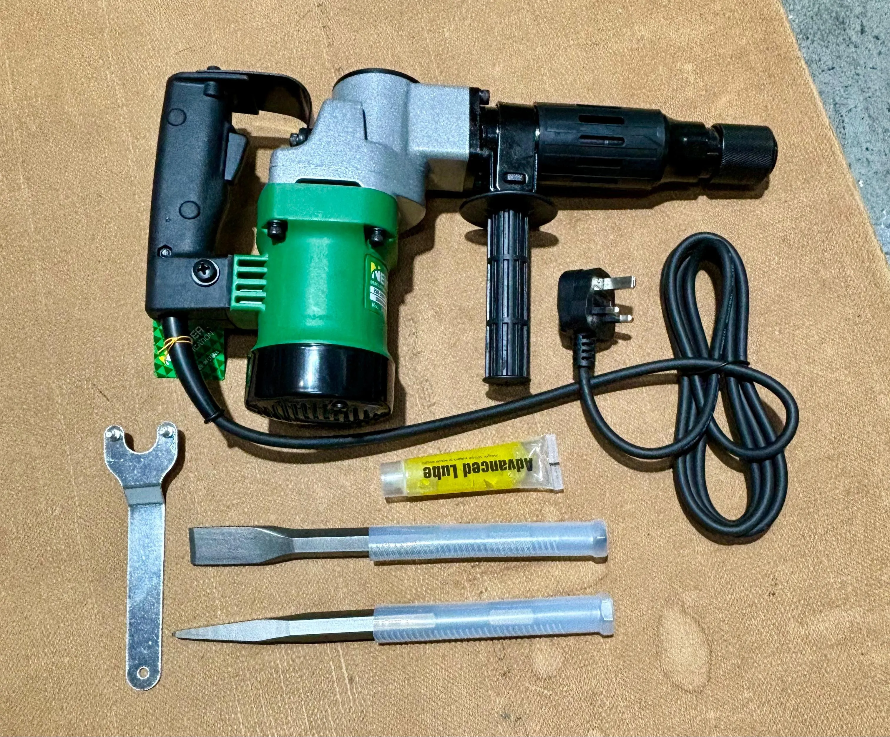 NEWBEAT 1050W Demoliton Hammer/Breaker (0810) | Model : NBT-DH-17A