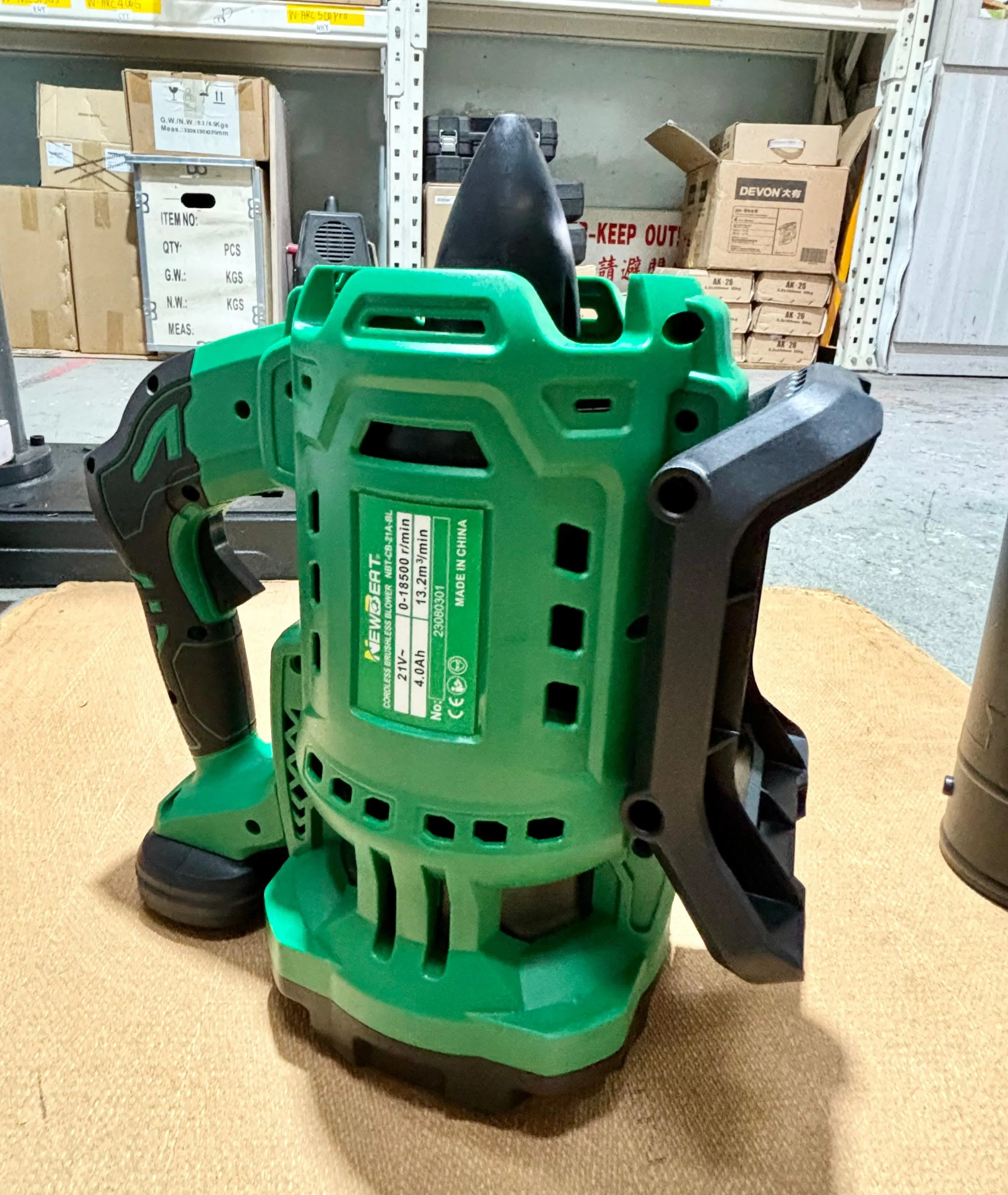 Newbeat 21V Cordless Blower C/W 2 Battery and 1 Charger | Model : NBT-CB-21A-BL
