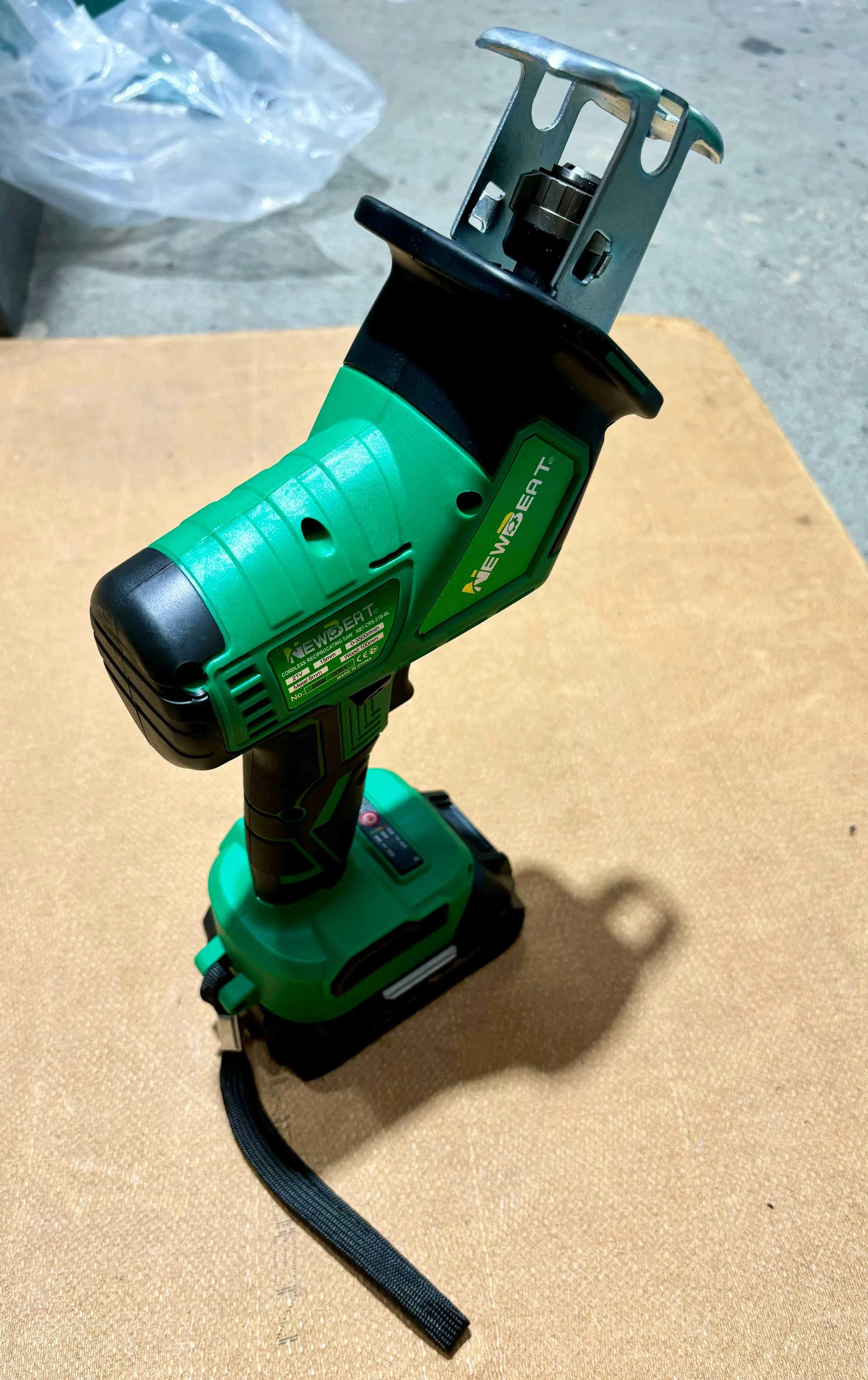 Newbeat 21V Cordless Reciprocating Saw C/W 2 Battery and 1 Charger | Model : NBT-CRS-21B-BL