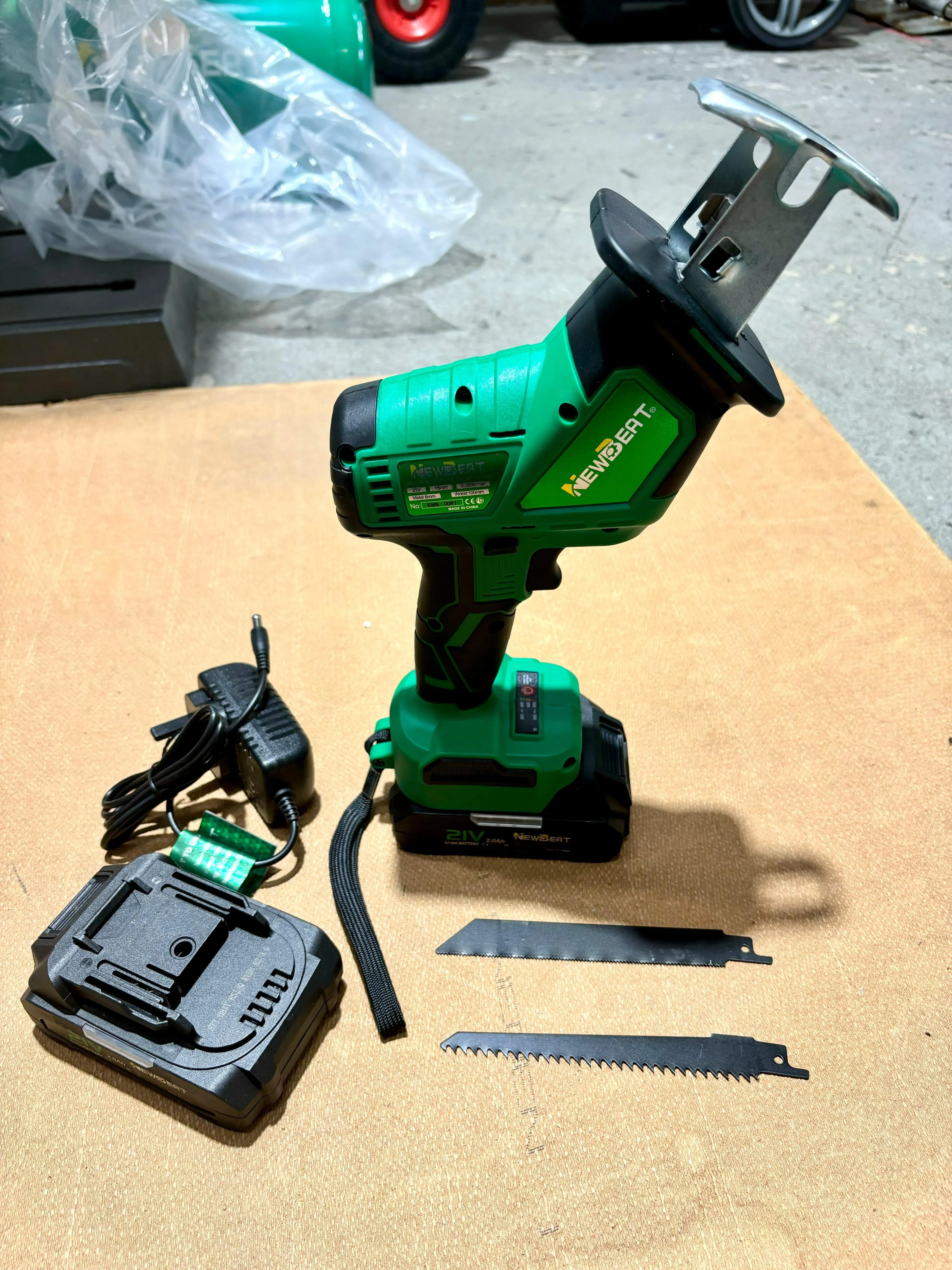 Newbeat 21V Cordless Reciprocating Saw C/W 2 Battery and 1 Charger | Model : NBT-CRS-21B-BL