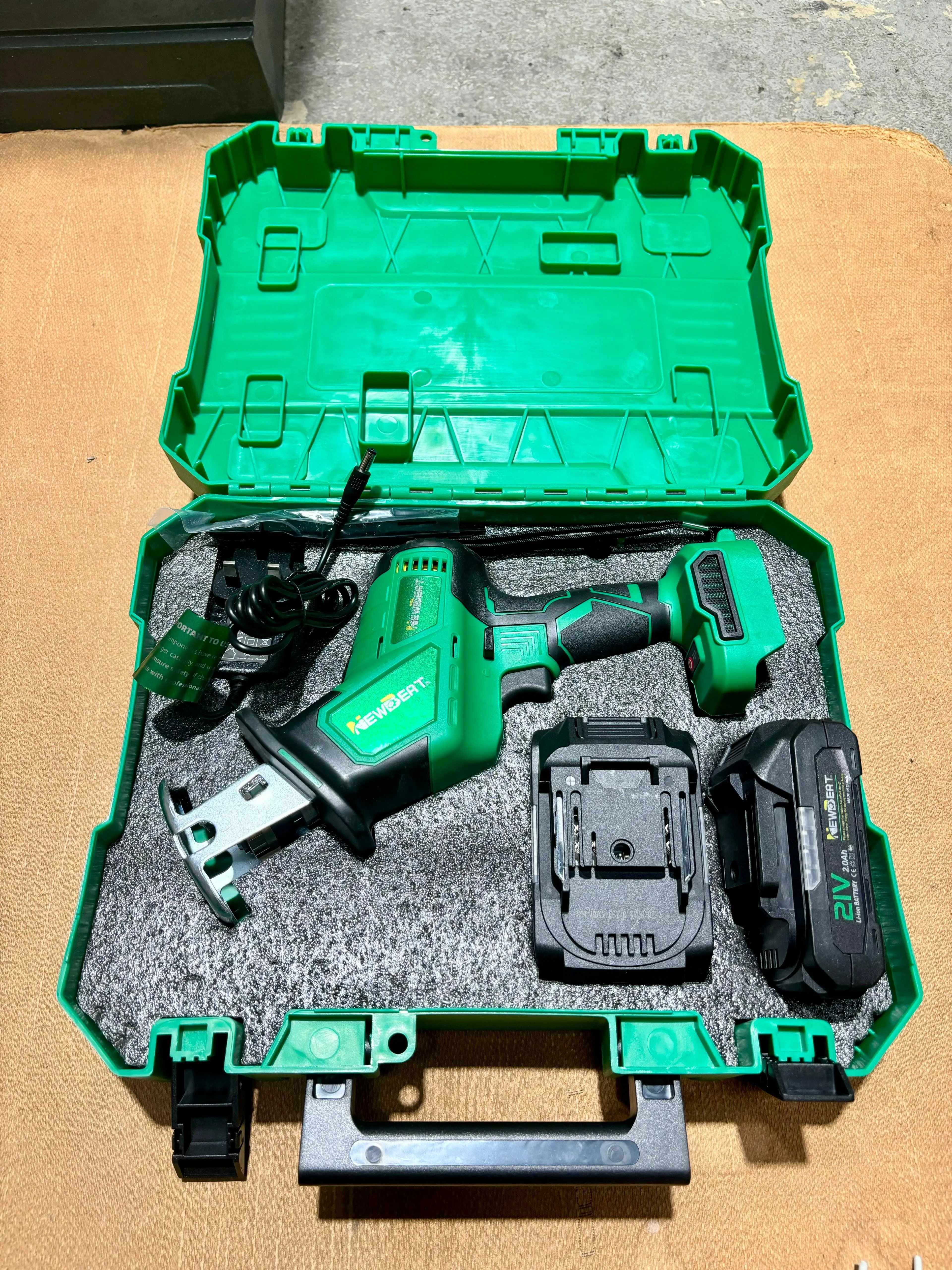 Newbeat 21V Cordless Reciprocating Saw C/W 2 Battery and 1 Charger | Model : NBT-CRS-21B-BL
