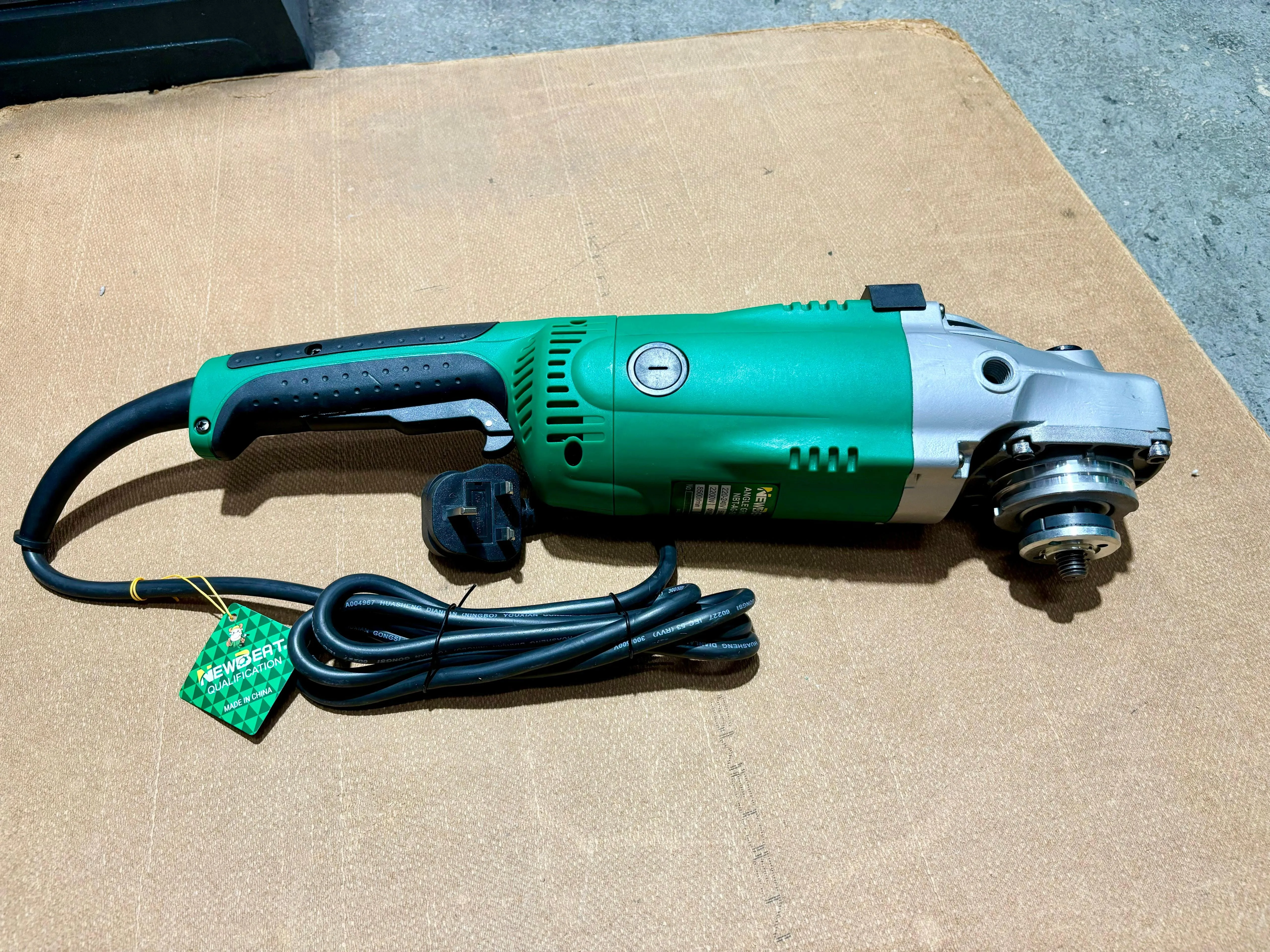 Newbeat 2200W Angle Grinder 180mm| Model: NBT-AG-180B