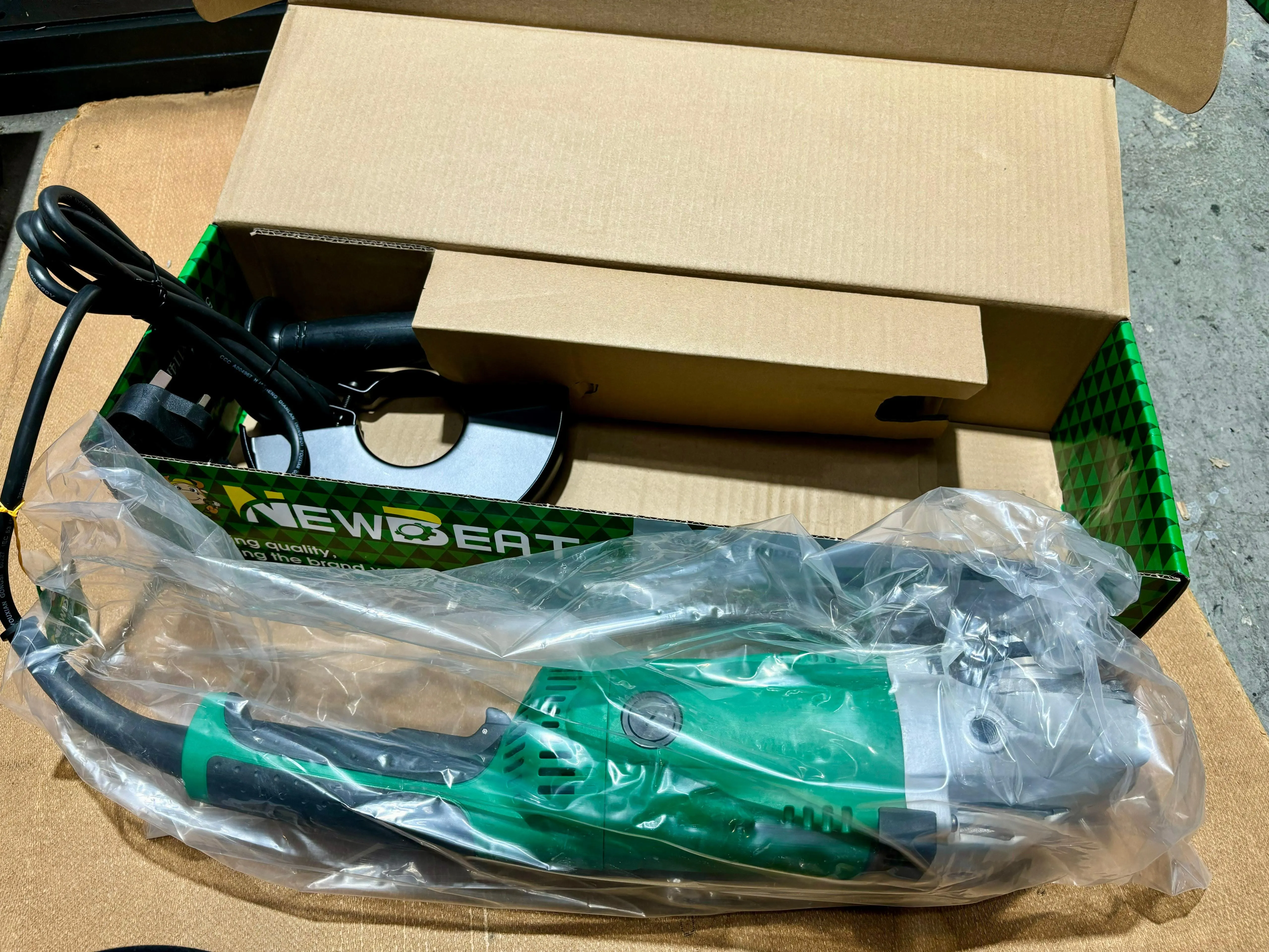 Newbeat 2200W Angle Grinder 180mm| Model: NBT-AG-180B