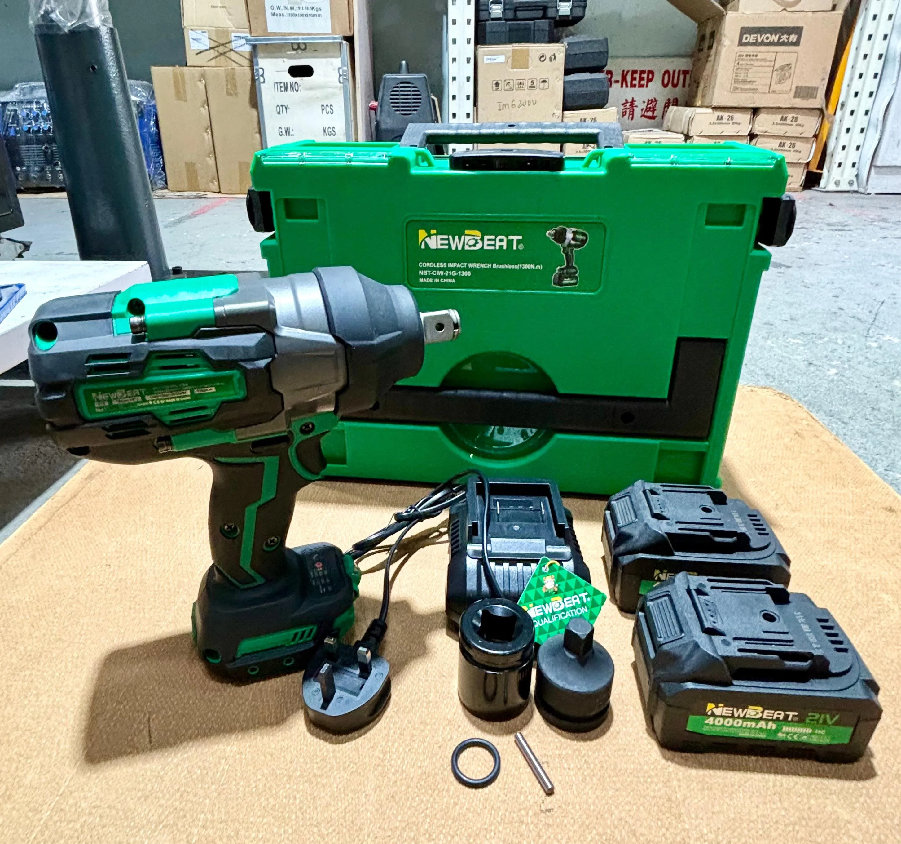 Newbeat 3/4 Cordless Impact Wrench (BL) SQ DR 21V 1300N.m C/W 2 Battery and 1 Charger | Model: NBT-CIW-21G-1300