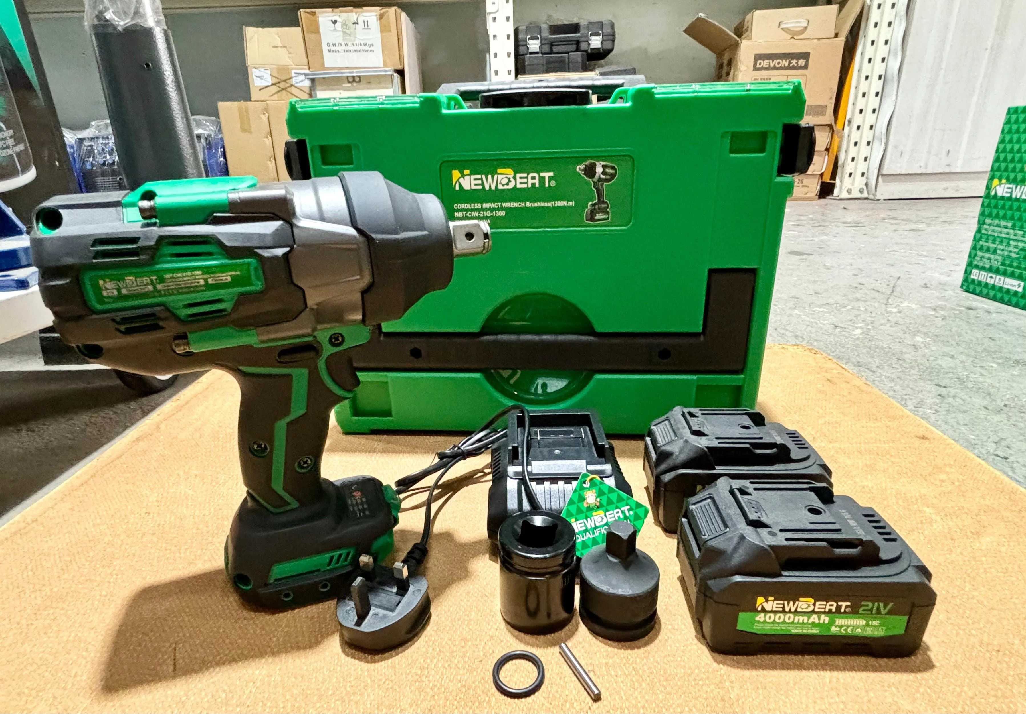 Newbeat 3/4 Cordless Impact Wrench (BL) SQ DR 21V 1300N.m C/W 2 Battery and 1 Charger | Model: NBT-CIW-21G-1300