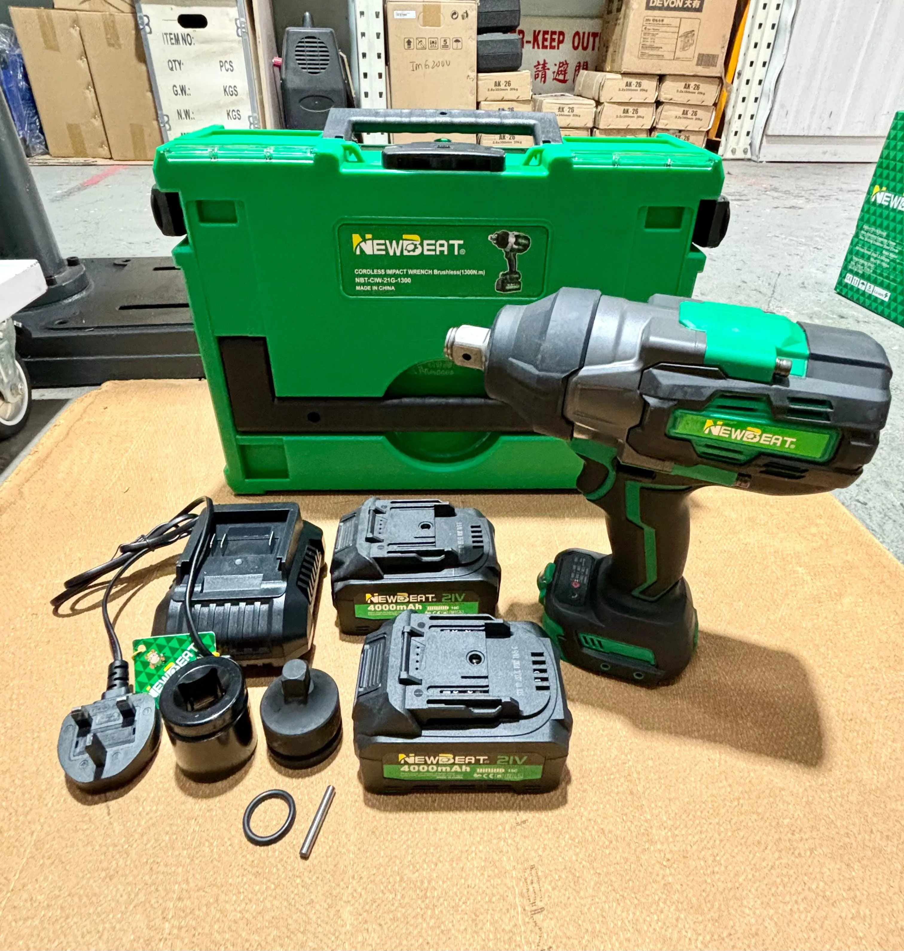 Newbeat 3/4 Cordless Impact Wrench (BL) SQ DR 21V 1300N.m C/W 2 Battery and 1 Charger | Model: NBT-CIW-21G-1300