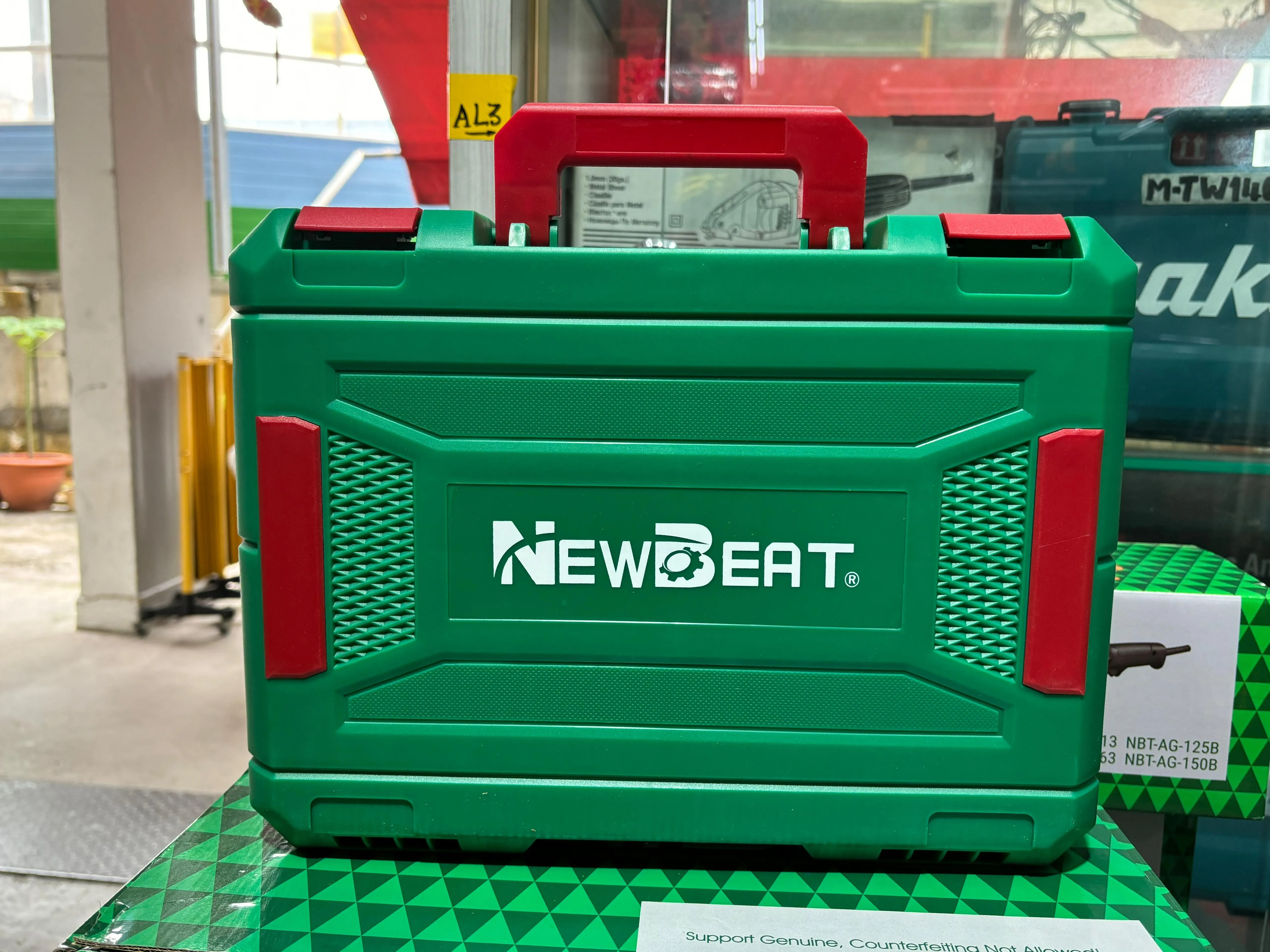 Newbeat 4 21V Cordless Angle Grinder (BL) C/W 2 Battery & 1 Charger | Model: NBT-CAG-100H