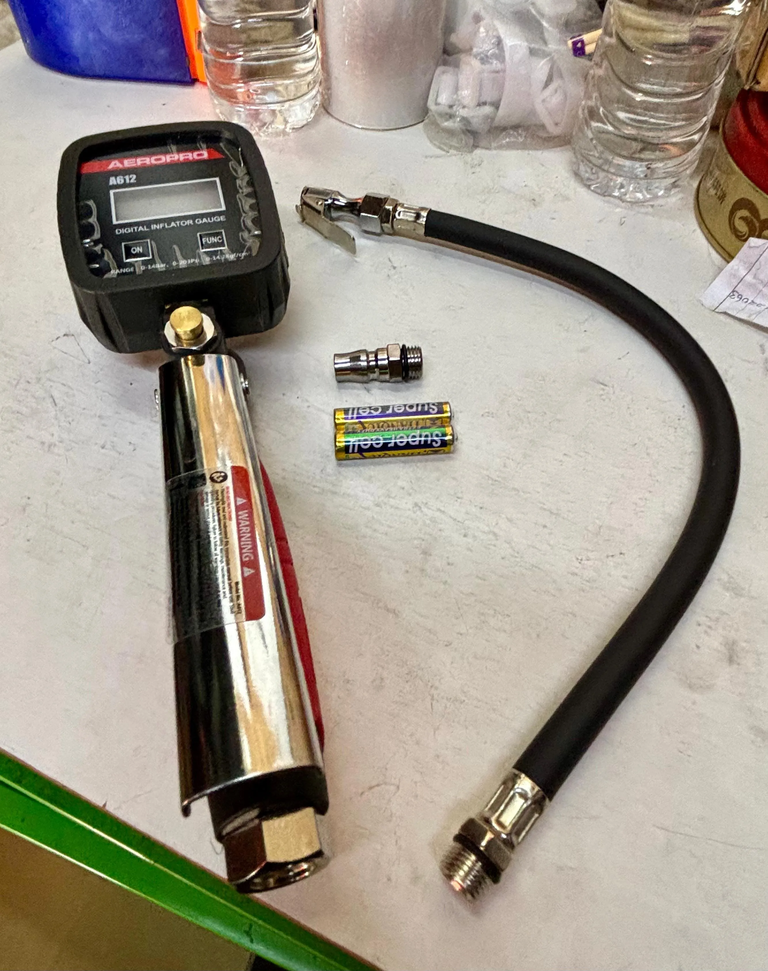 Rong Peng Aeropro Tyre Inflating Inflator Gun with Digital Display Gauge | Model : SG-A612