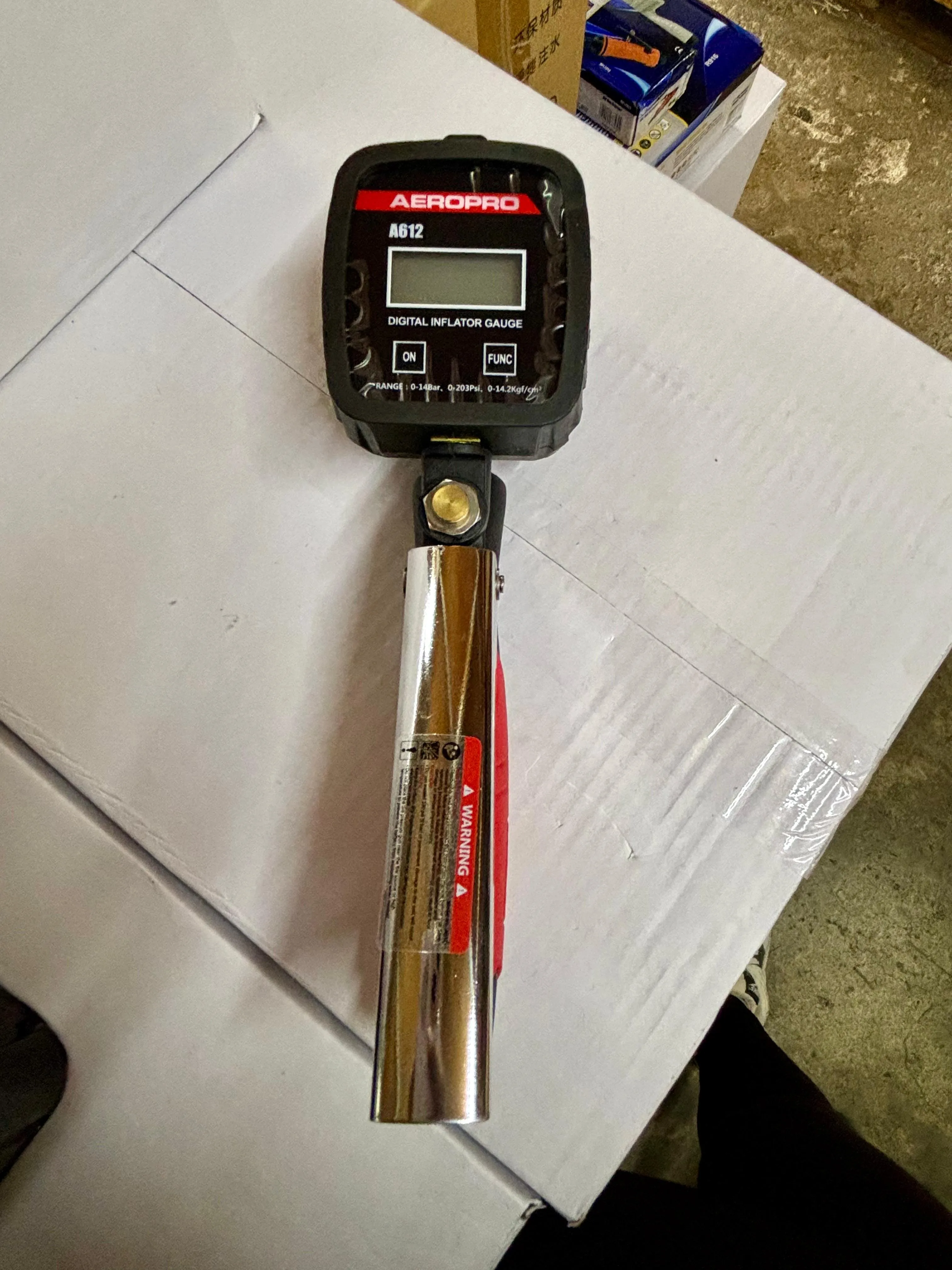Rong Peng Aeropro Tyre Inflating Inflator Gun with Digital Display Gauge | Model : SG-A612