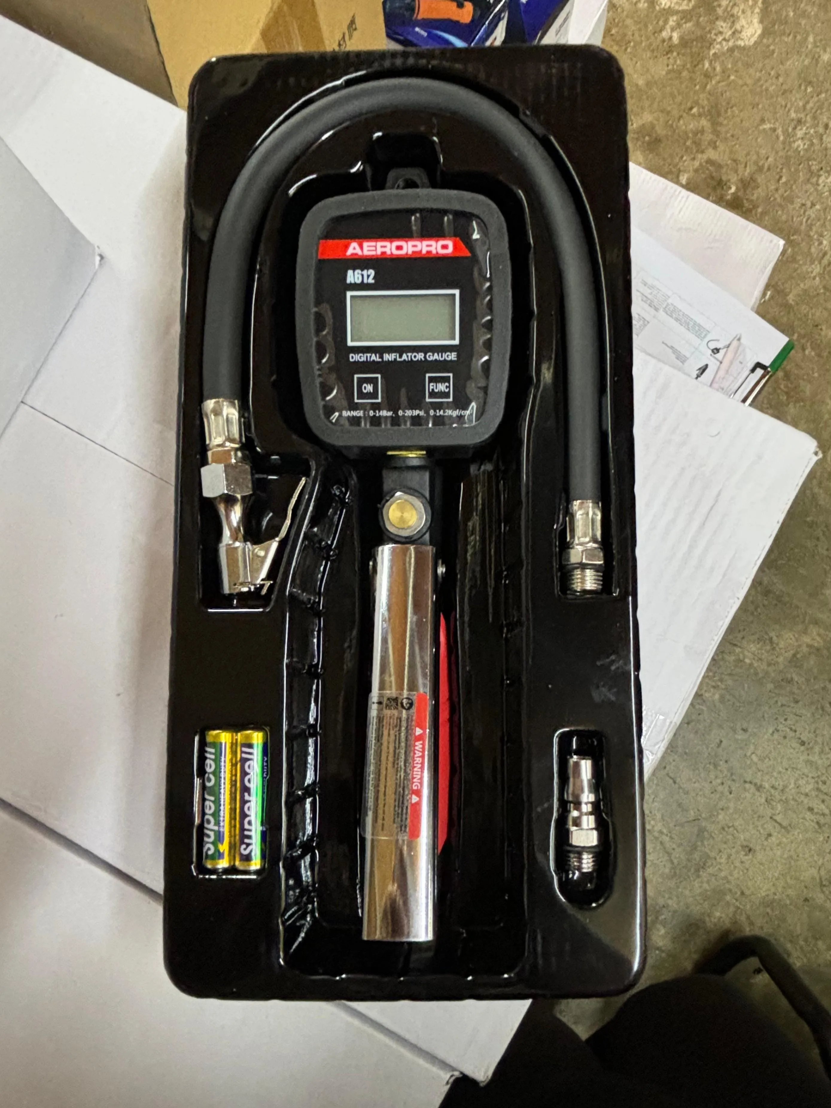 Rong Peng Aeropro Tyre Inflating Inflator Gun with Digital Display Gauge | Model : SG-A612