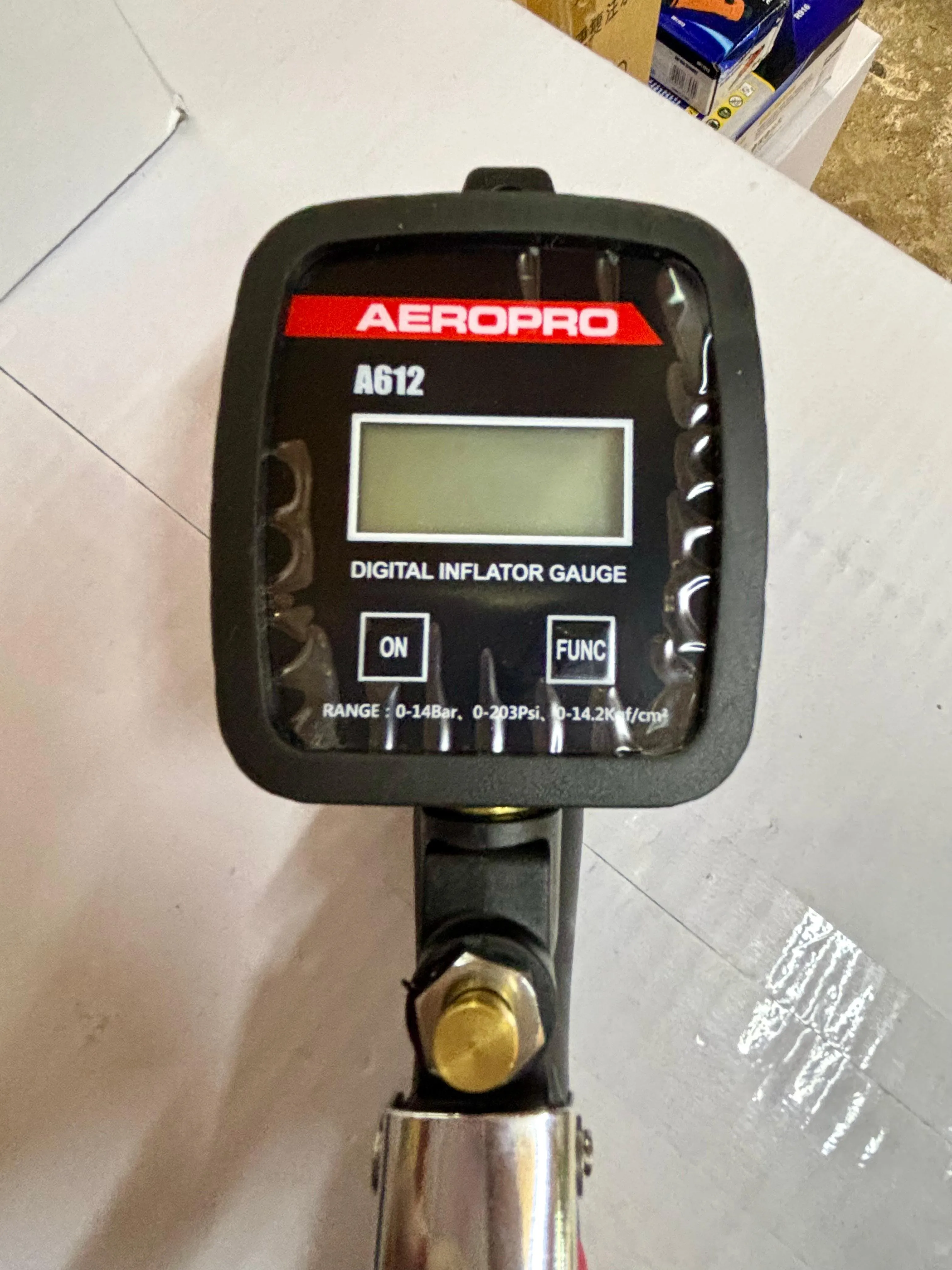 Rong Peng Aeropro Tyre Inflating Inflator Gun with Digital Display Gauge | Model : SG-A612