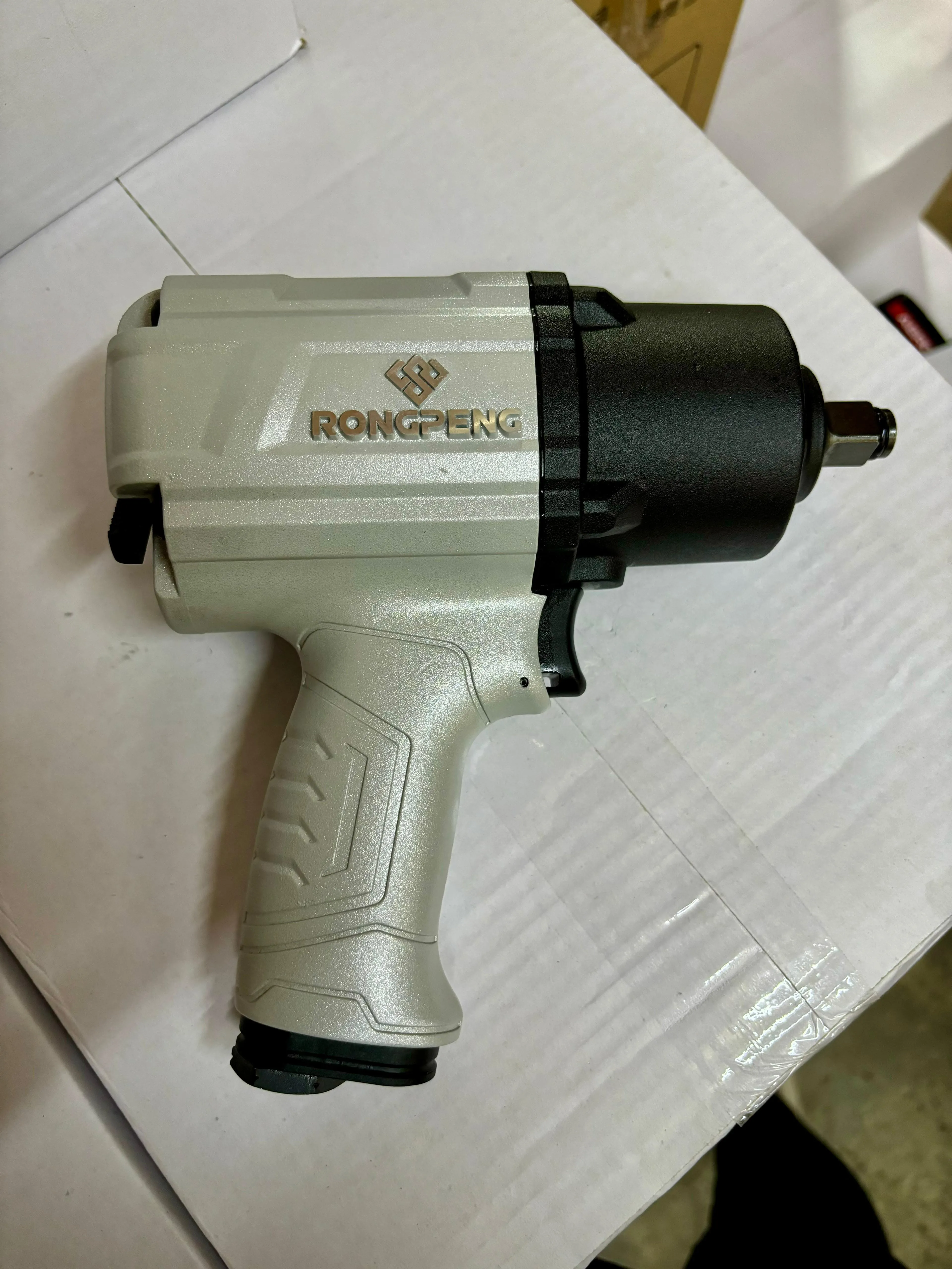 RONG PENG Air Impact Wrench 1/2 Max Torque 1100 N.m | Model : AT-RP916