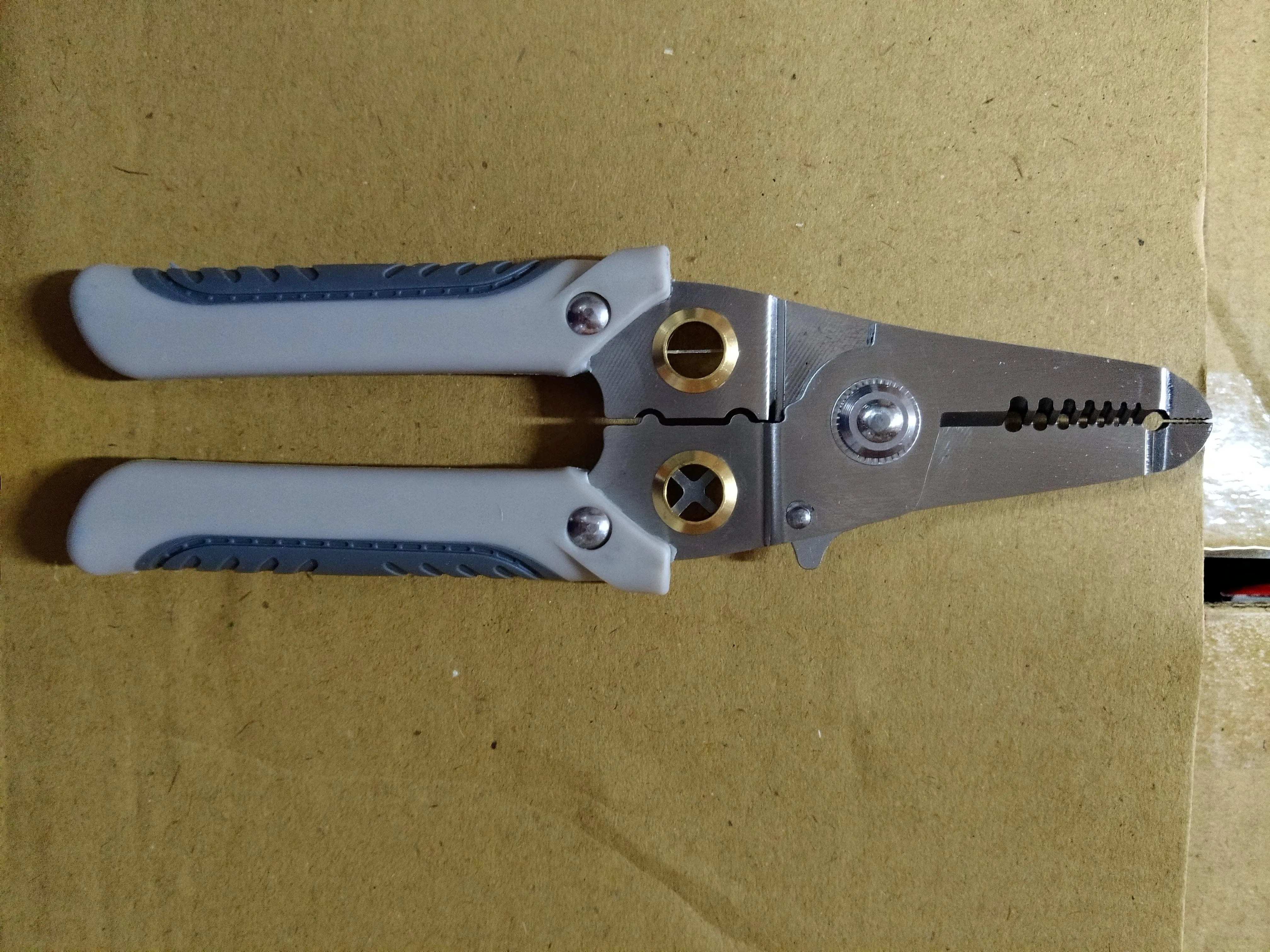 Stainless Steel Multi Wire Stripper 7 (0.8-3.2mm) | Model: WS1-YM-MT
