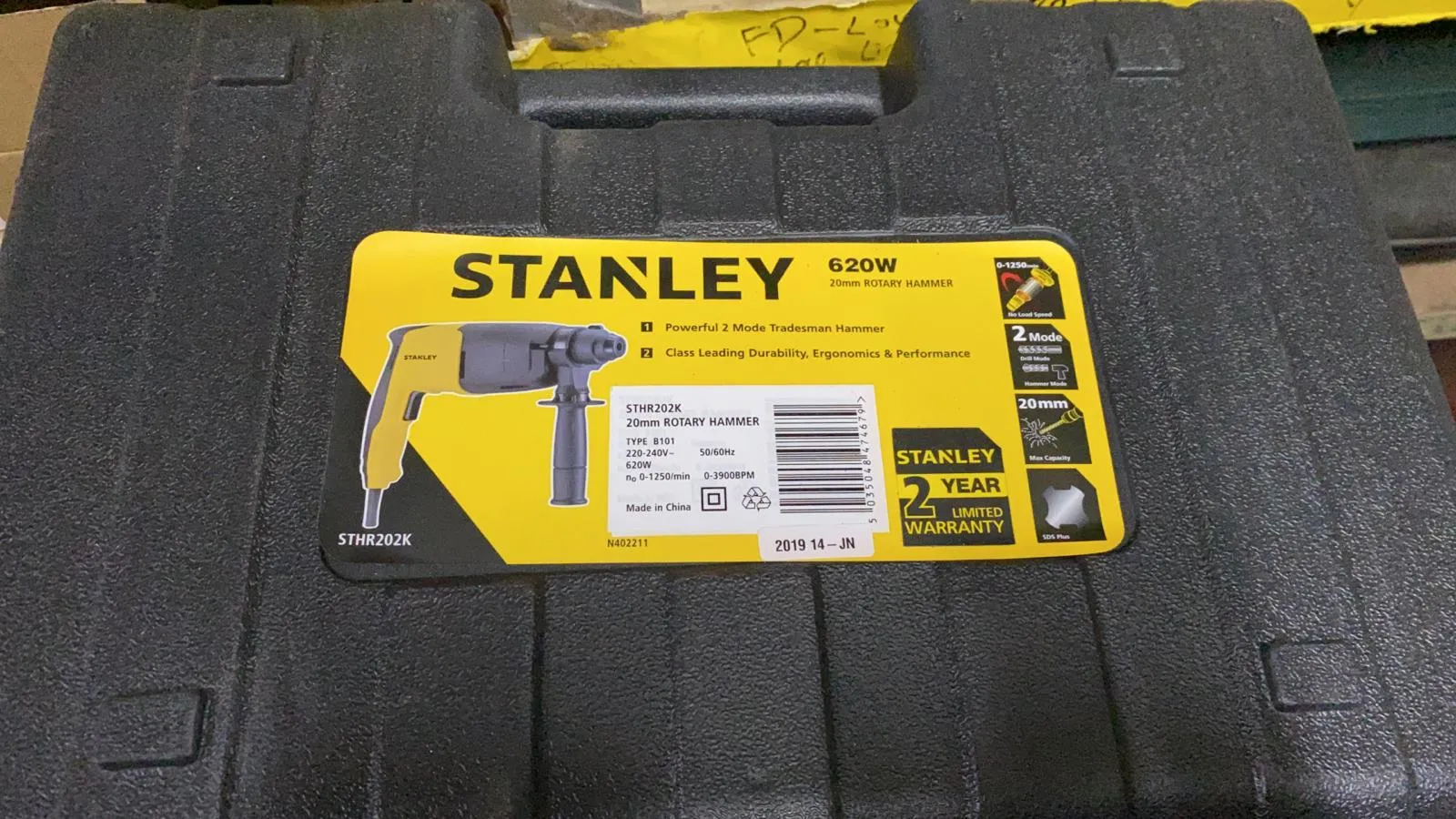 Stanley 2 Mode Rotary Hammer with 20mm . 620 w |  | Model : STHR202K-B1