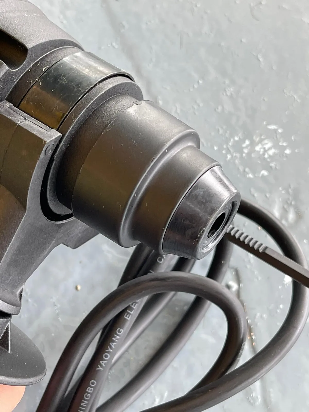 Stanley 2 Mode Rotary Hammer with 20mm . 620 w |  | Model : STHR202K-B1