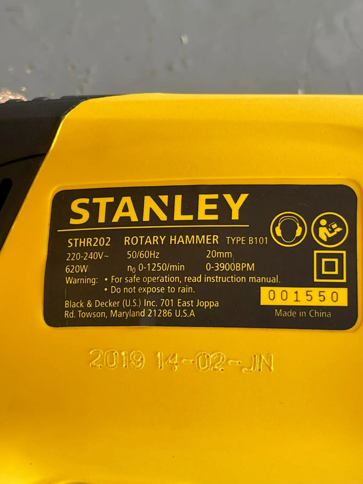 Stanley 2 Mode Rotary Hammer with 20mm . 620 w |  | Model : STHR202K-B1