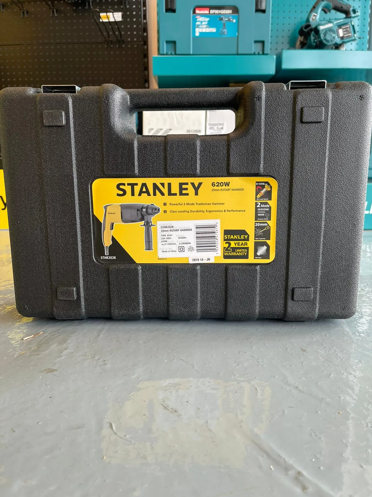 Stanley 2 Mode Rotary Hammer with 20mm . 620 w |  | Model : STHR202K-B1