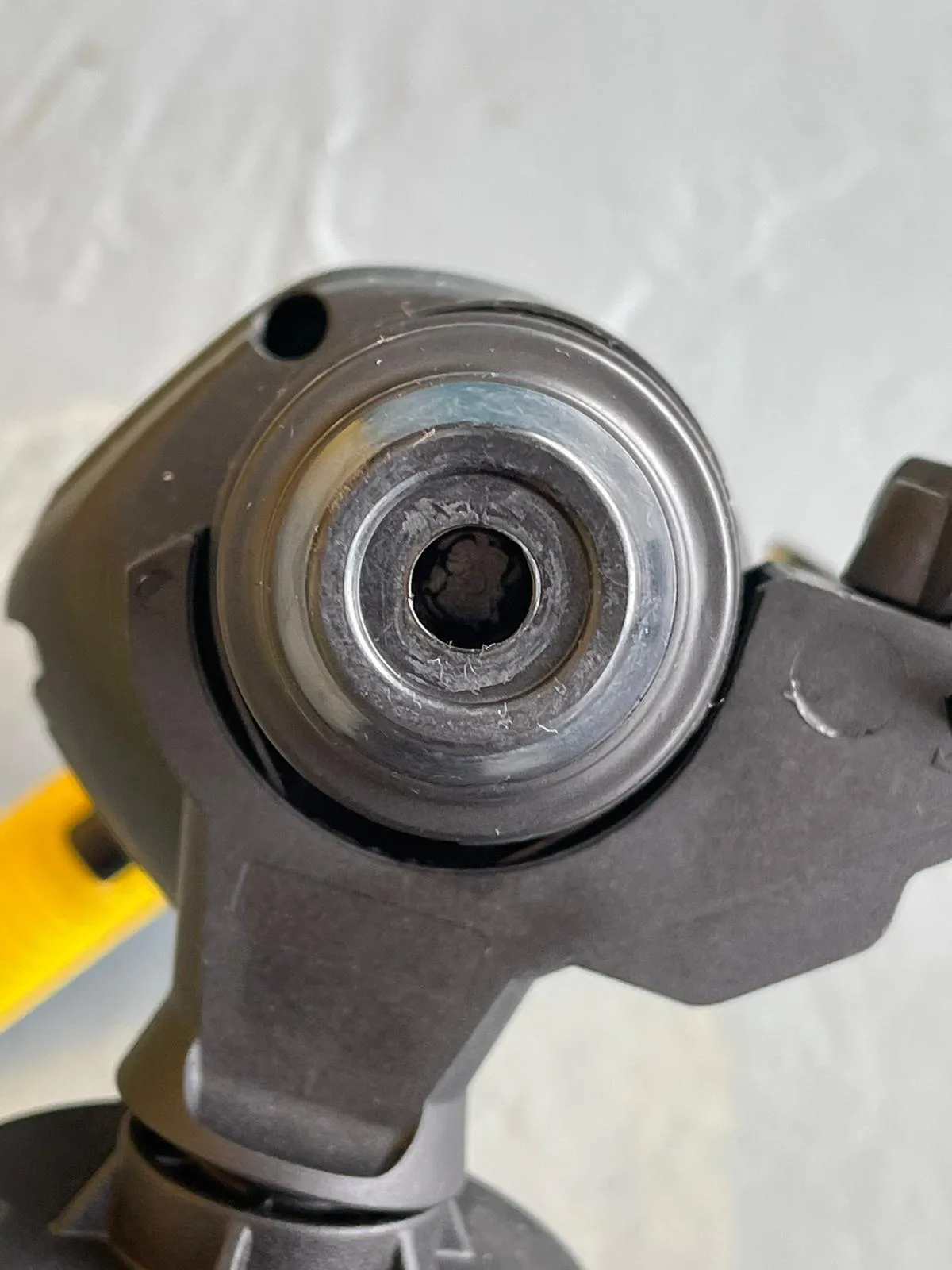 Stanley 2 Mode Rotary Hammer with 20mm . 620 w |  | Model : STHR202K-B1