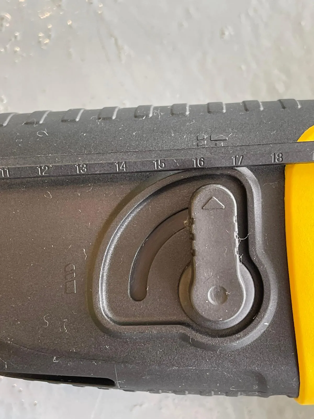 Stanley 2 Mode Rotary Hammer with 20mm . 620 w |  | Model : STHR202K-B1