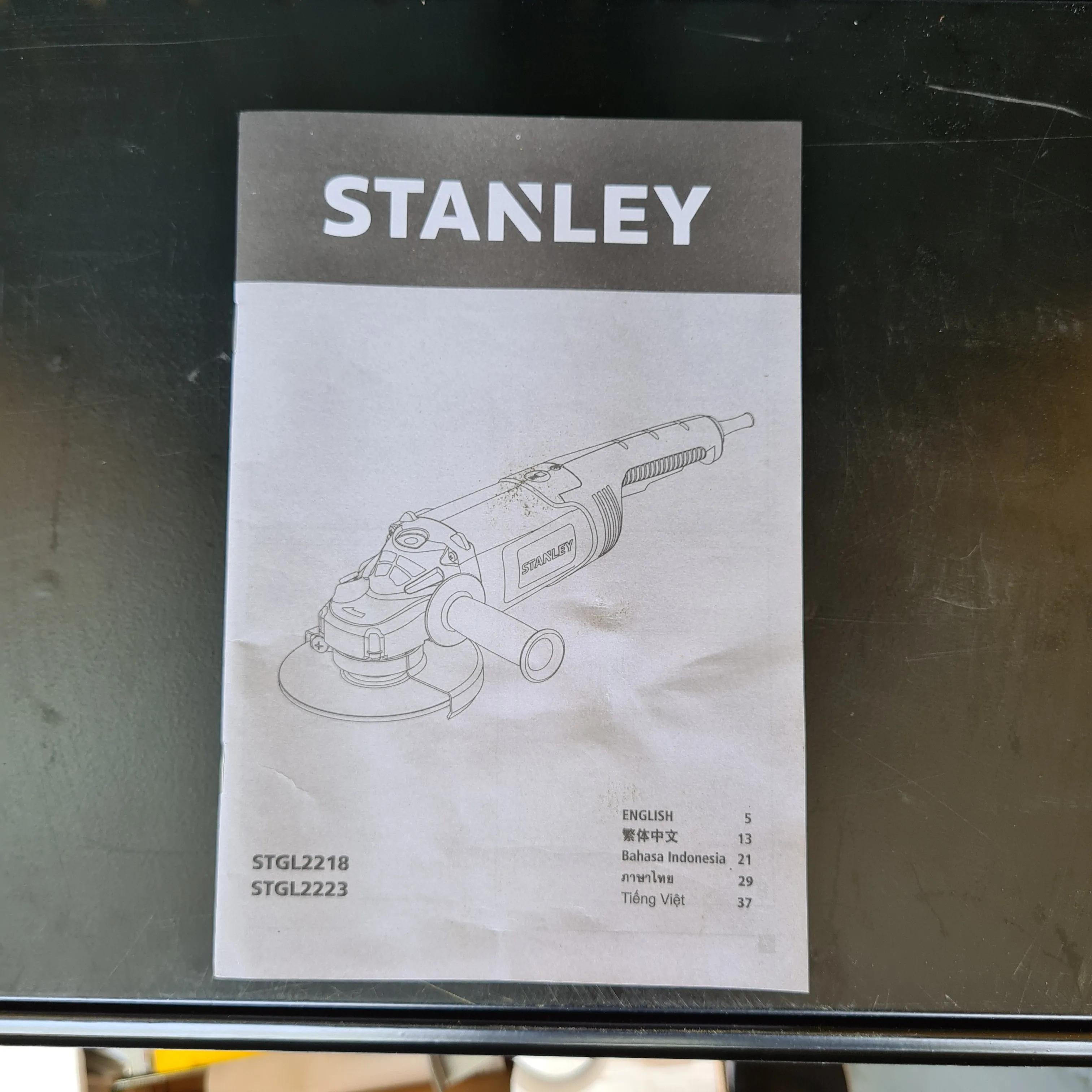 Stanley 7 2200W 180mm Angle Grinder (Disc Grinding Machine) | Model : STGL2218-B1