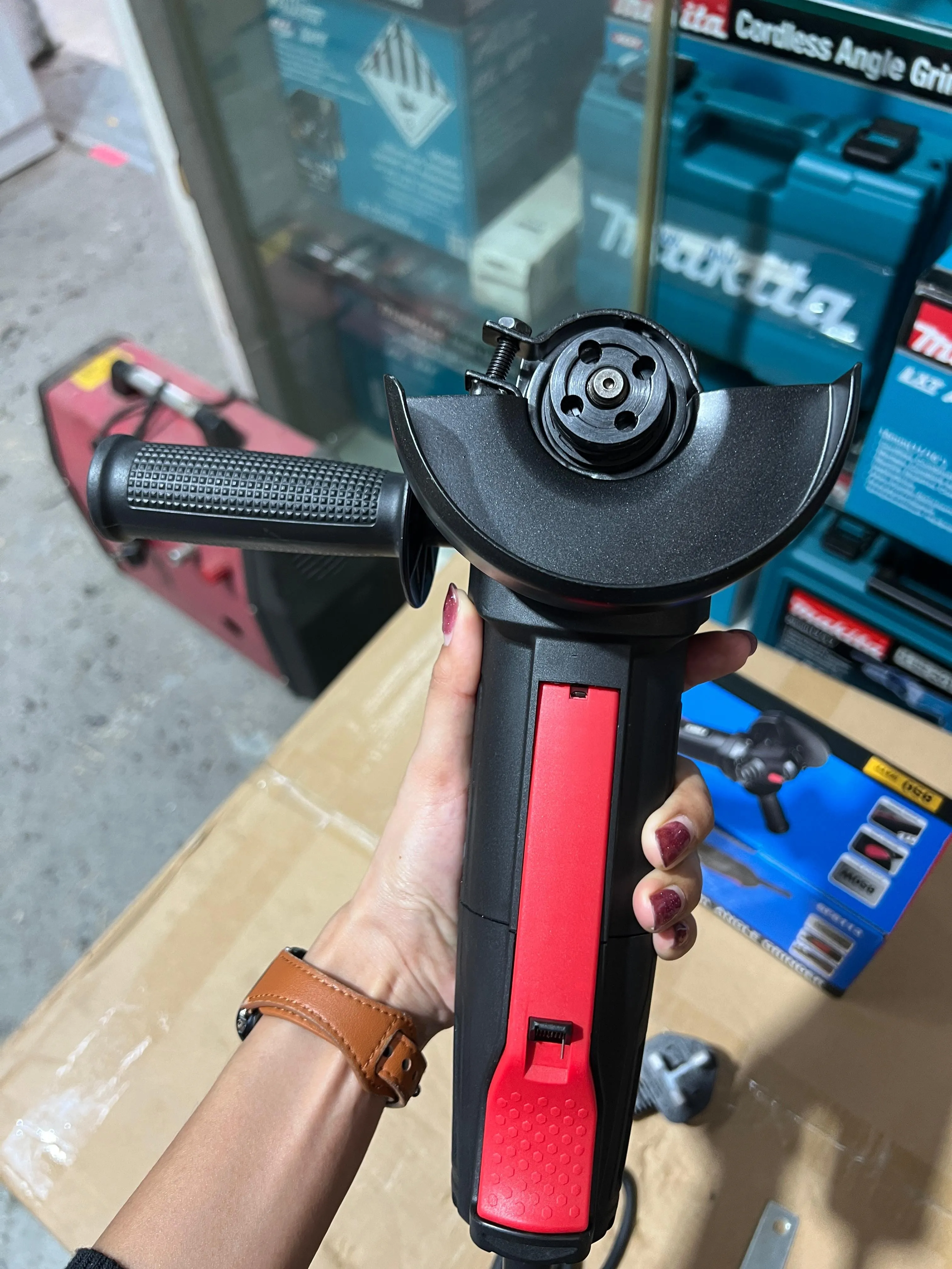 Steel Force 4 SF8113 240V (Paddle Switch) Angle Grinder | Model : SF8113