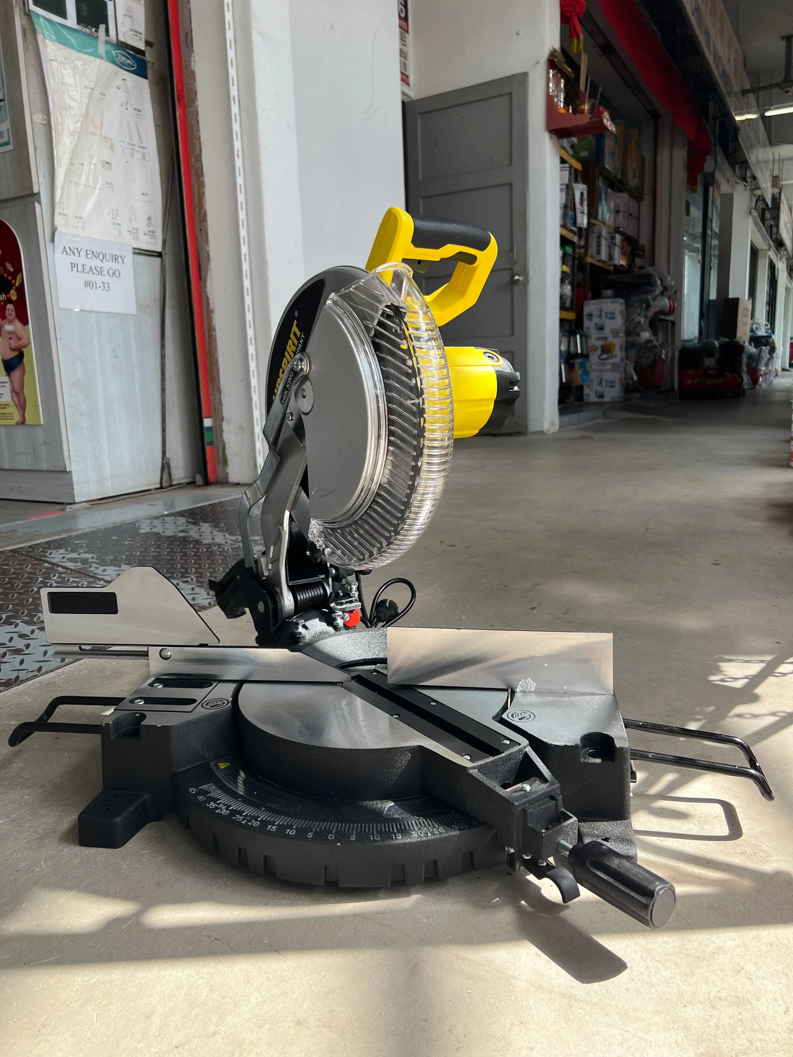 UPSPIRIT 305MM 12 MITRE SAW 230V COME WITH 12X100T ALUM BLADE | MODEL: HK-MS004