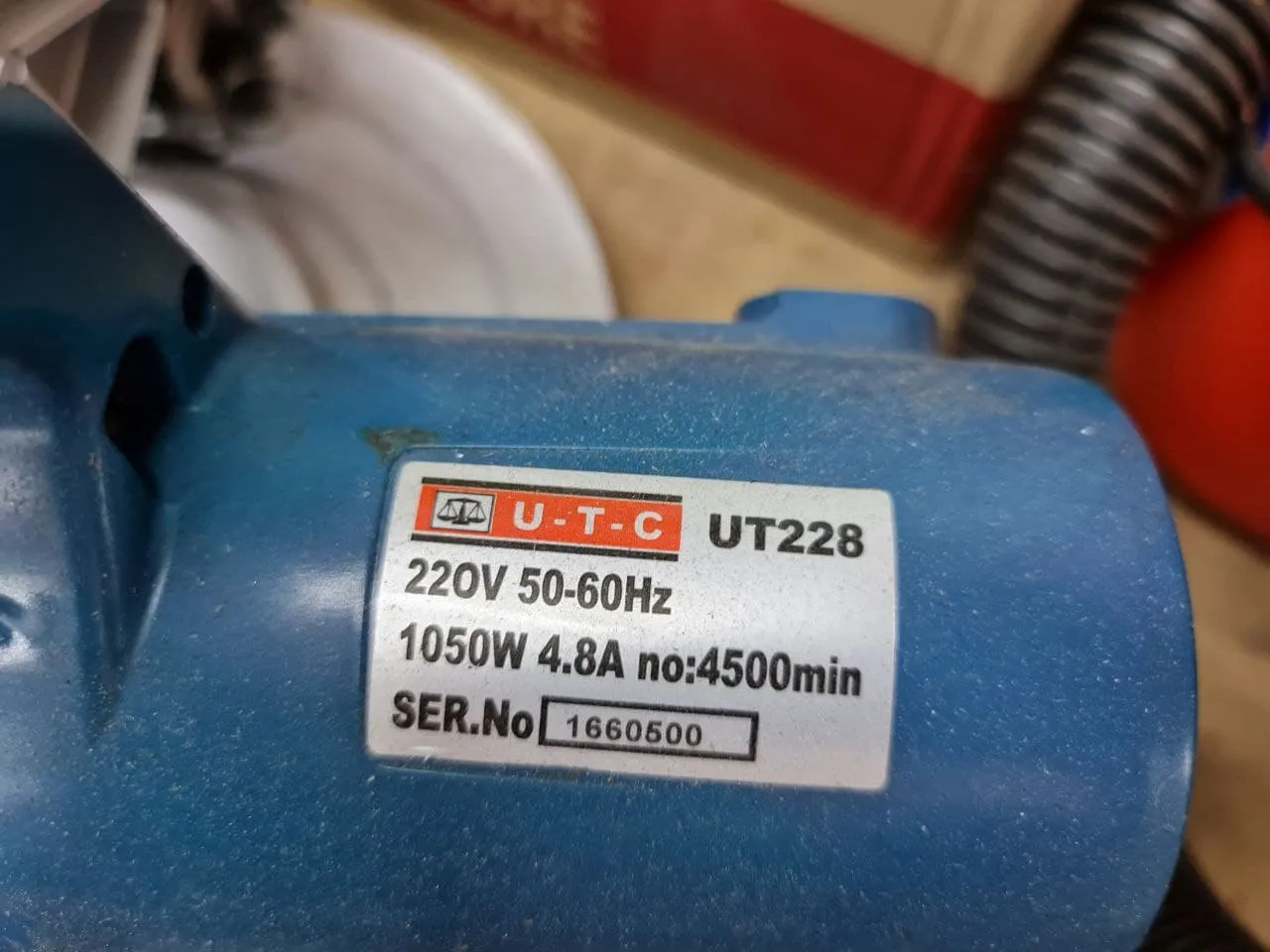 UTC Mitre Saw with 8 .1050W. 220V | Model: UT228