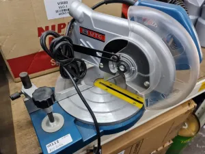 UTC Mitre Saw with 8 .1050W. 220V | Model: UT228